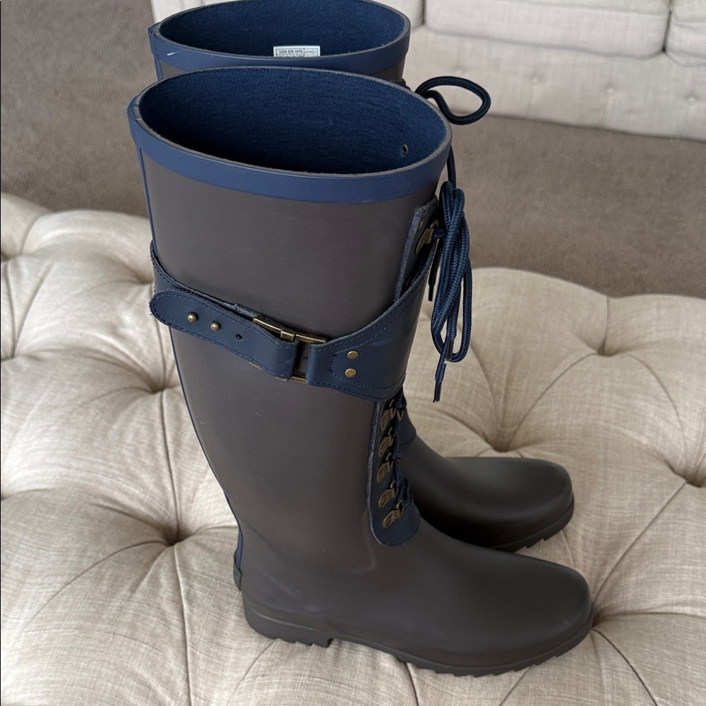 UGG Women's Black and Navy Lace-Up Boots - Picture 8 of 15